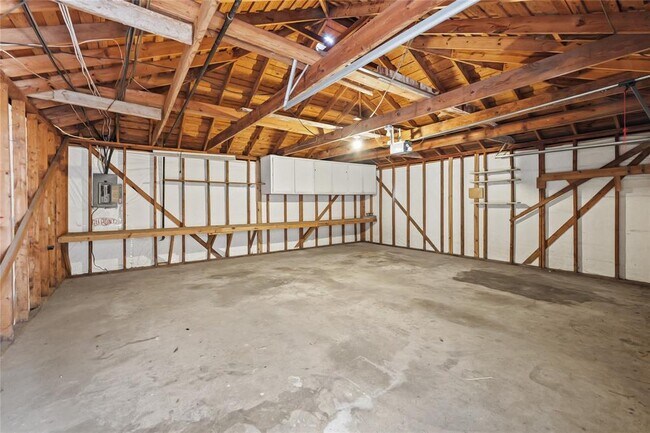 Building Photo - 14110 Saddlebend Dr