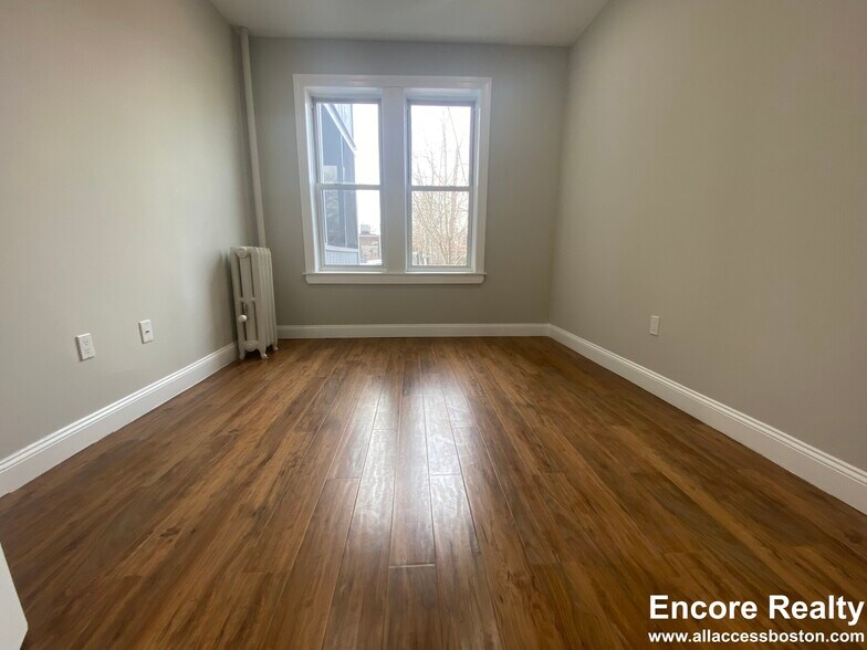 Building Photo - 33 Highgate St