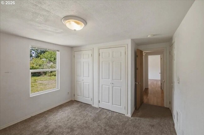 Building Photo - 1290 Riggs Hill Rd