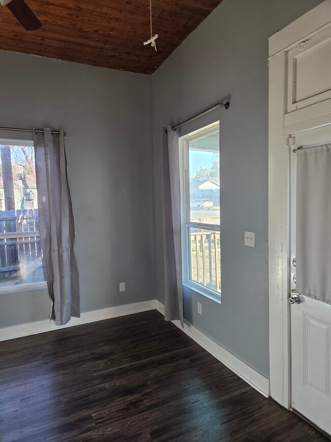 Building Photo - 1003 W Elsmere Pl