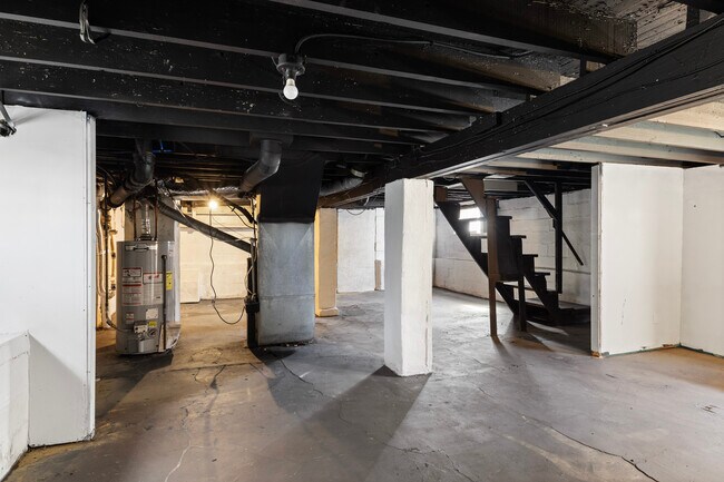 Building Photo - 835 S 38th St