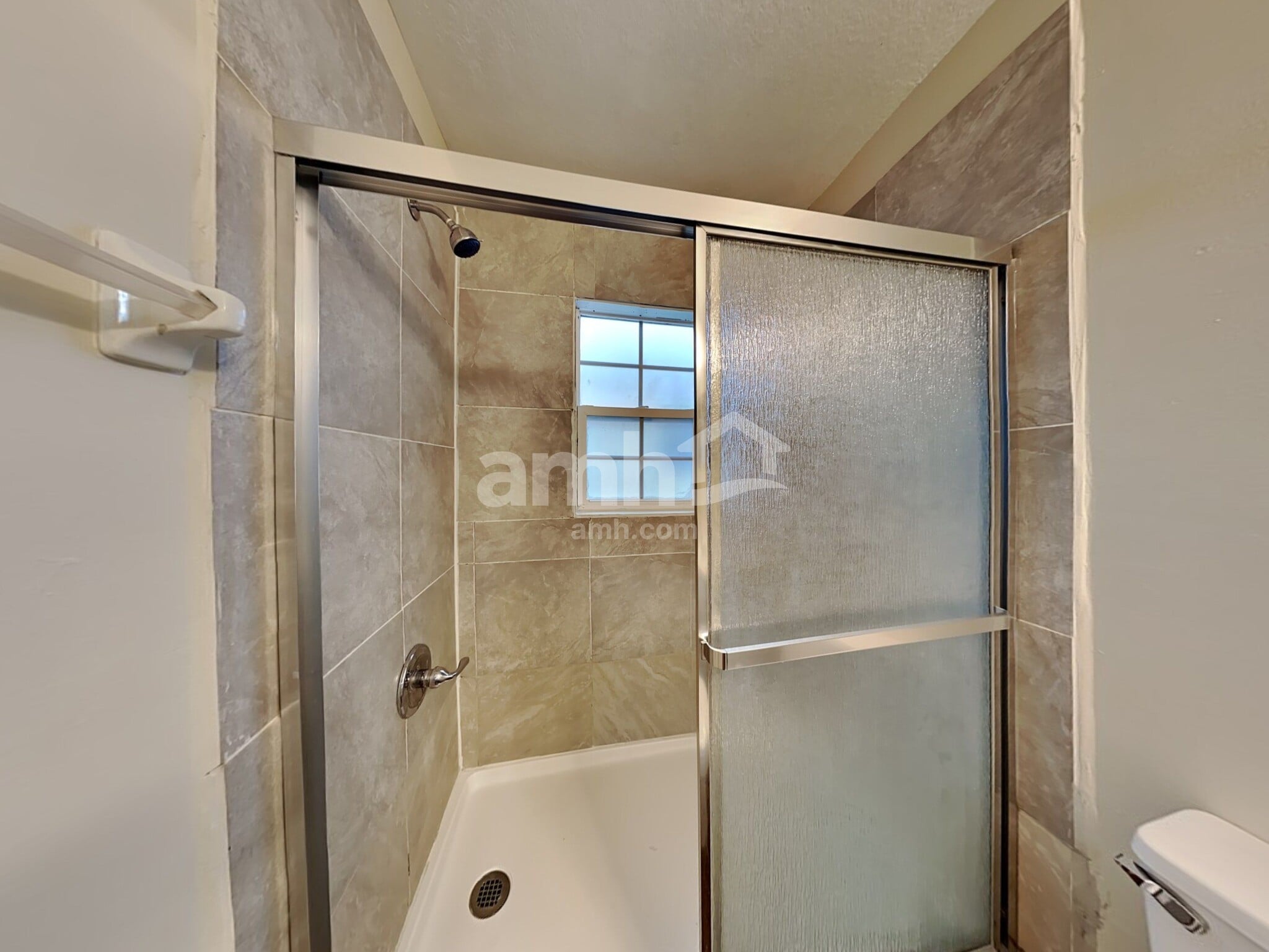 Building Photo - 4417 King Edward Dr