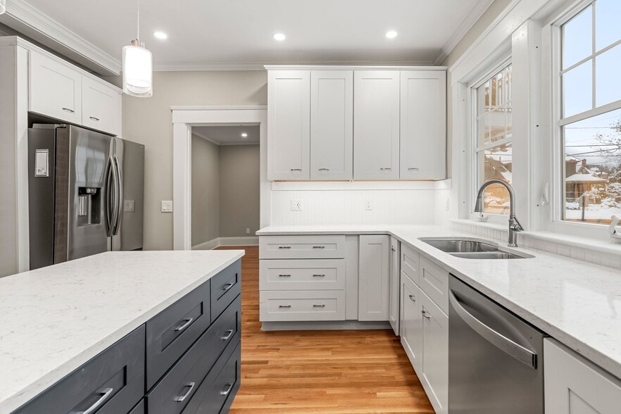 Building Photo - 200 Prospect St