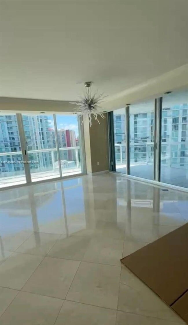 Building Photo - 16500 Collins Ave