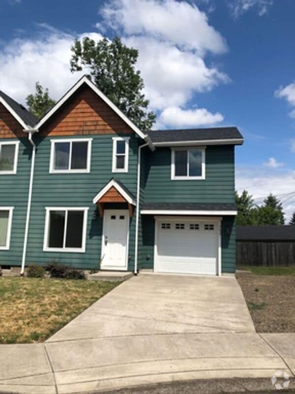 Building Photo - 3637 E Amazon Dr