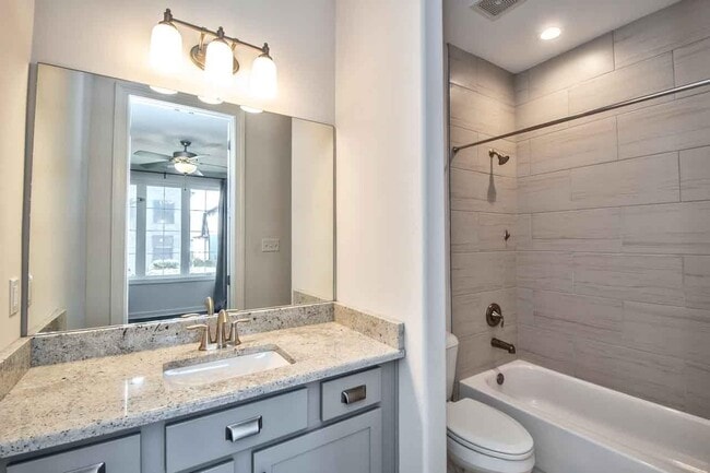 Building Photo - 10441 Sockeye Dr