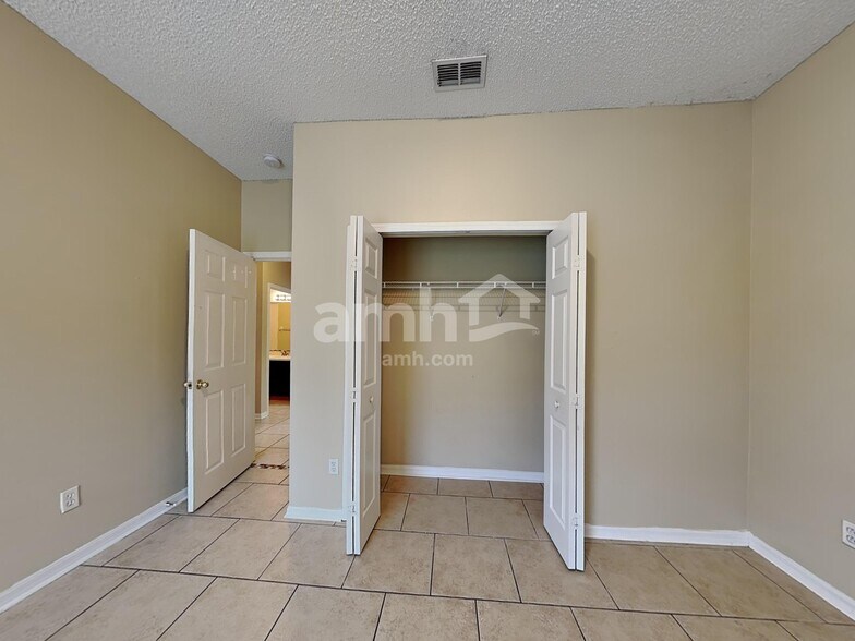 Building Photo - 1658 Silk Tree Cir