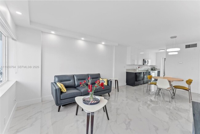 Building Photo - 3250 NE 28th St