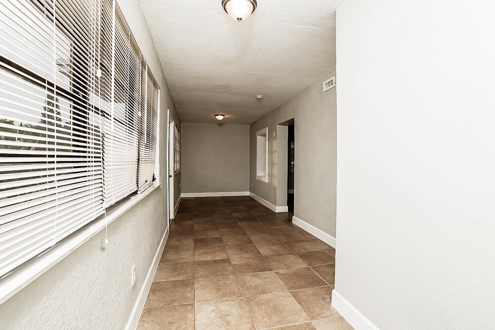 Building Photo - 16401 NW 21st Ave