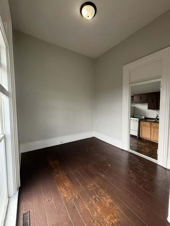 Building Photo - 221 Columbia St