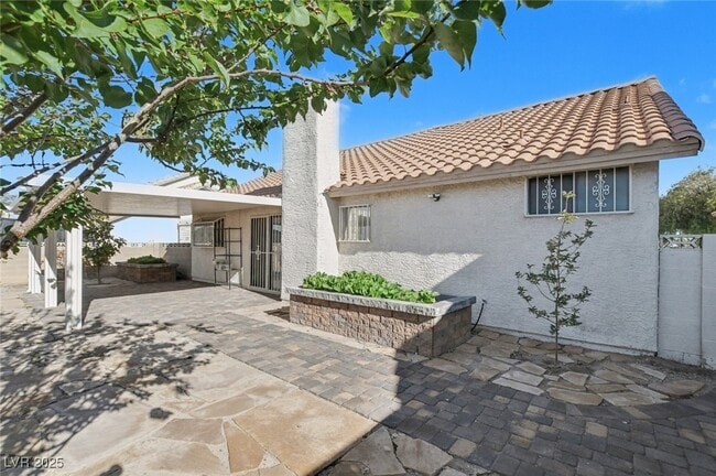 Building Photo - 7951 Aspendale Dr