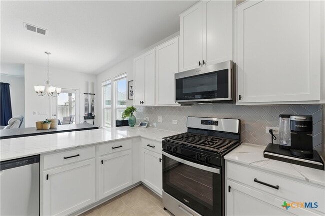 Building Photo - 211 Summit Dr