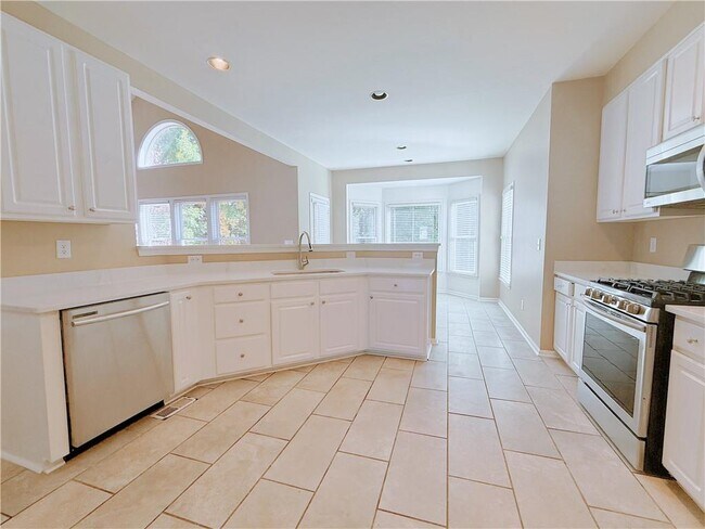 Building Photo - 3332 Drawbridge Terrace