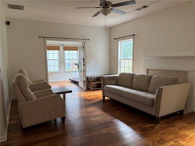 Building Photo - 12835 Morningpark Cir
