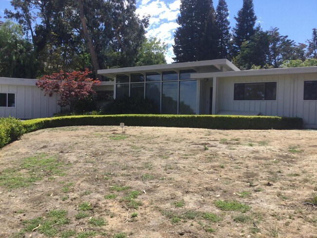 Building Photo - 55 Del Monte Dr