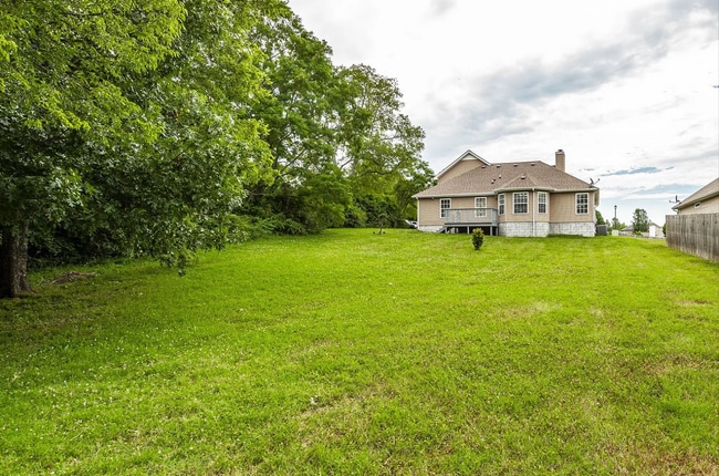 Building Photo - 3 Bed w/Bonus, Large Yard in Sought After Franklin Location!