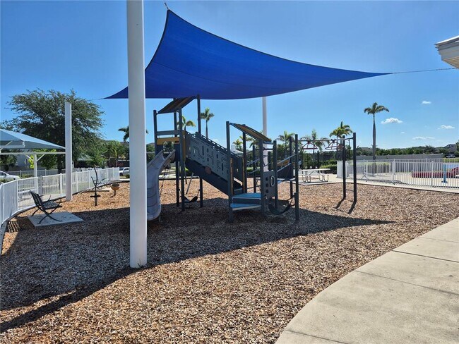 Building Photo - 7033 King Crk Dr