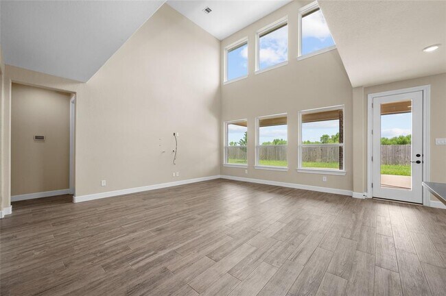 Building Photo - 14014 Phelps Dr
