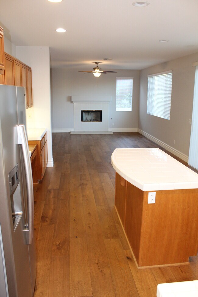 Building Photo - 35703 Date Palm St