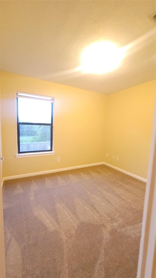 Building Photo - 10223 Azalea Village Dr
