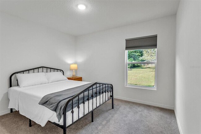 Building Photo - 159 Persimmon Dr