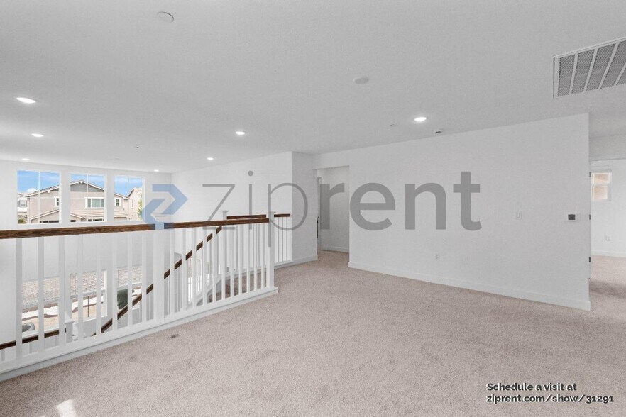 Building Photo - 15997 Mavericks Ln