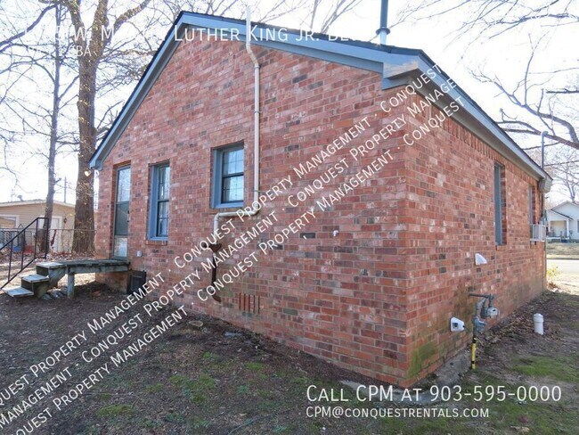 Building Photo - 1005 W Martin Luther King Jr Blvd