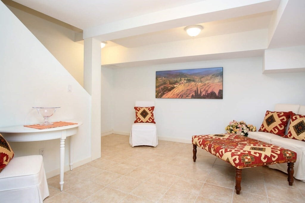 Building Photo - 29 Avon St