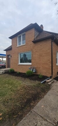 Building Photo - 3010 22nd Ave