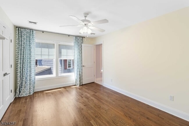 Building Photo - 119 Park Ave