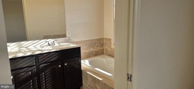 Building Photo - 14067 Marketcenter Dr