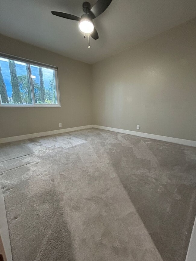 Building Photo - Beautifully Updated 4-Bedroom Home in Came...