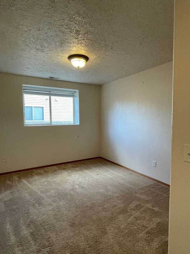 Building Photo - Spacious 4-Bedroom, 3-Bathroom House for Rent