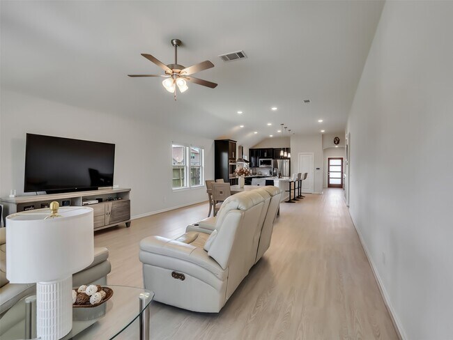 Building Photo - 27997 Lone Hollow Ln