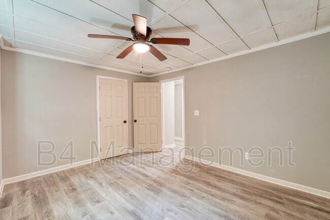 Building Photo - 168 Cherokee Cir