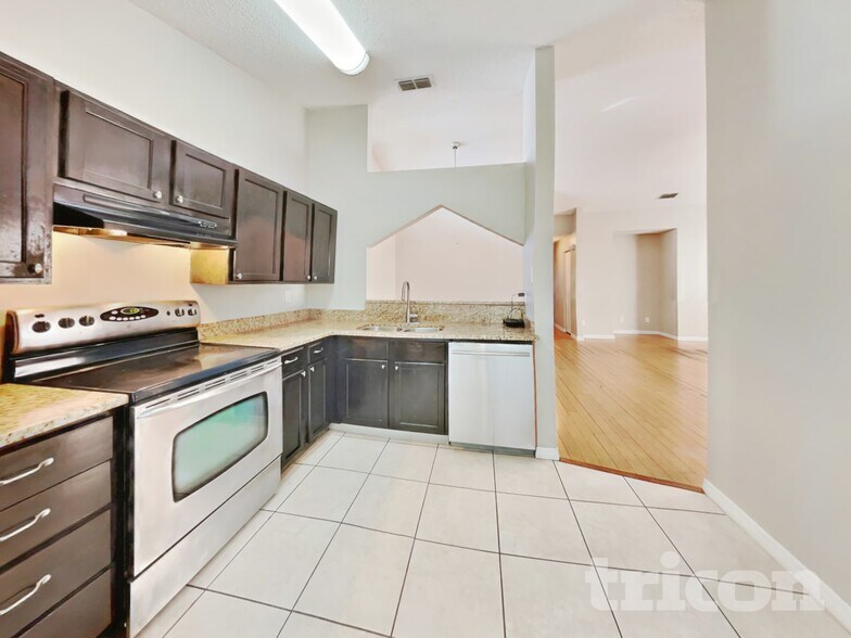 Building Photo - 13344 Laraway Dr