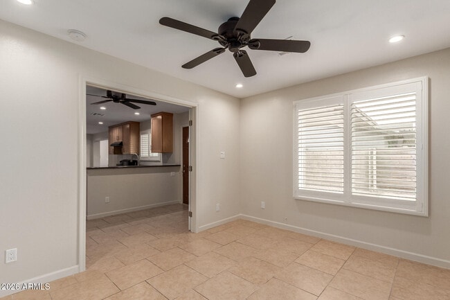 Building Photo - 1628 E Del Rio Dr