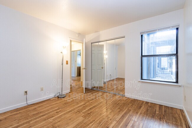 Building Photo - 225 E 8th Ave