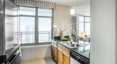 Building Photo - 557 W Kinzie St