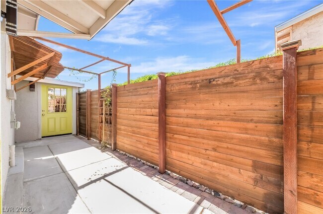 Building Photo - 5149 Poncho Cir