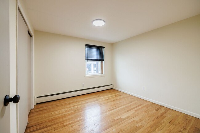 Building Photo - Emerson Road