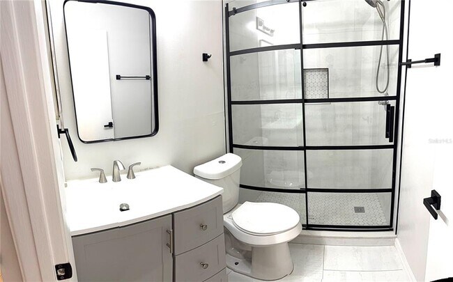 Building Photo - 604 Kenwick Cir