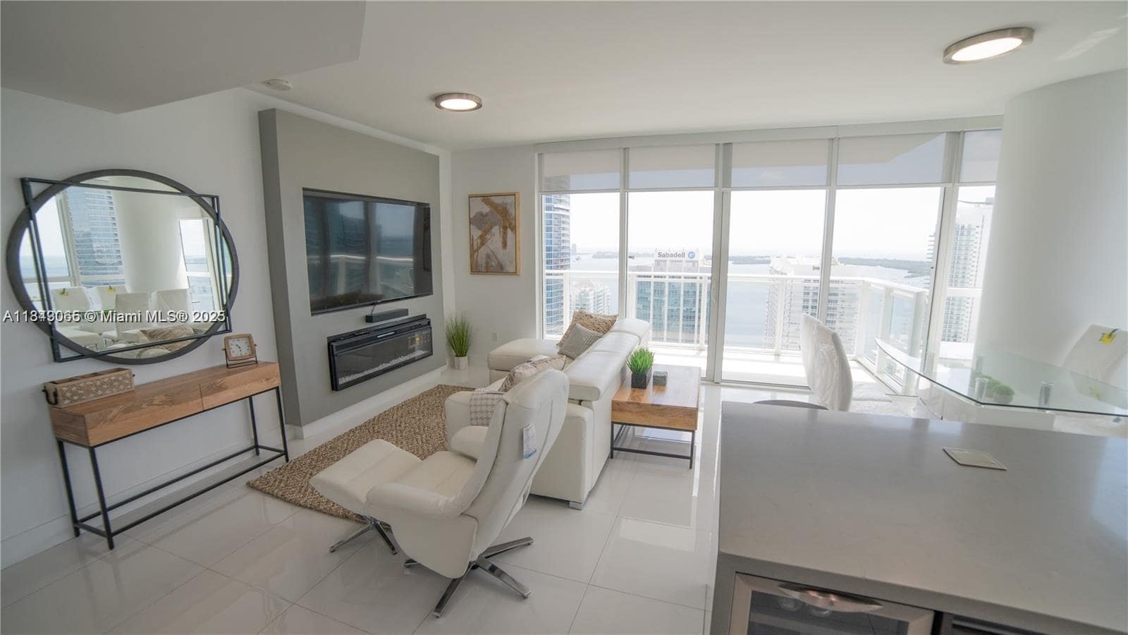 Building Photo - 1080 Brickell Ave