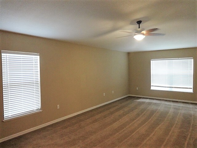 Building Photo - 97154 Yorkshire Dr