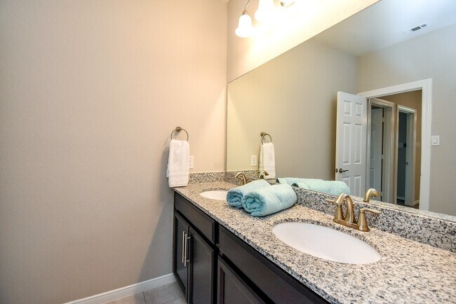Building Photo - 24918 Meadowthorn Crest Ln