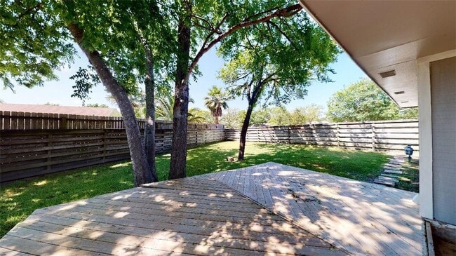 Building Photo - 4130 Willow Oak St