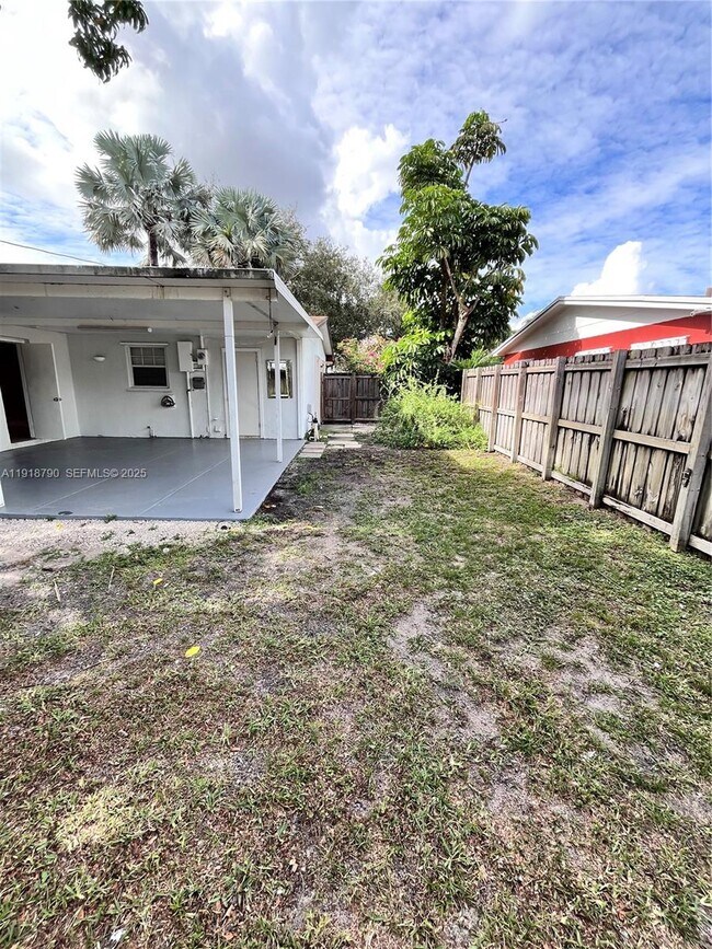 Building Photo - 251 N 68th Terrace