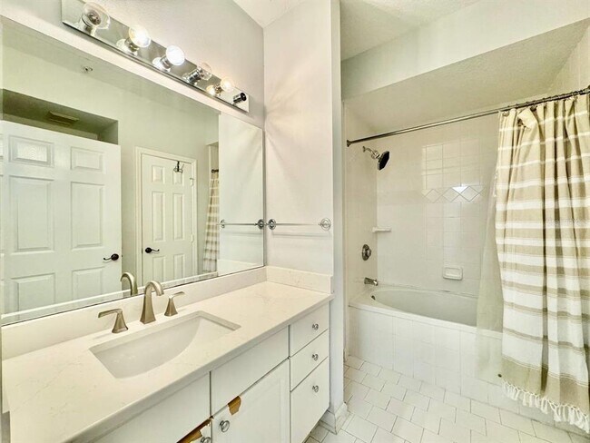 Building Photo - 800 S Dakota Ave