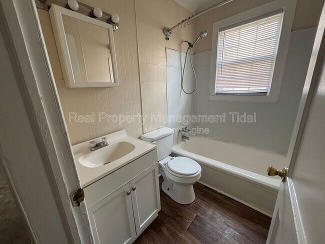 Building Photo - 511 Randolph Rd