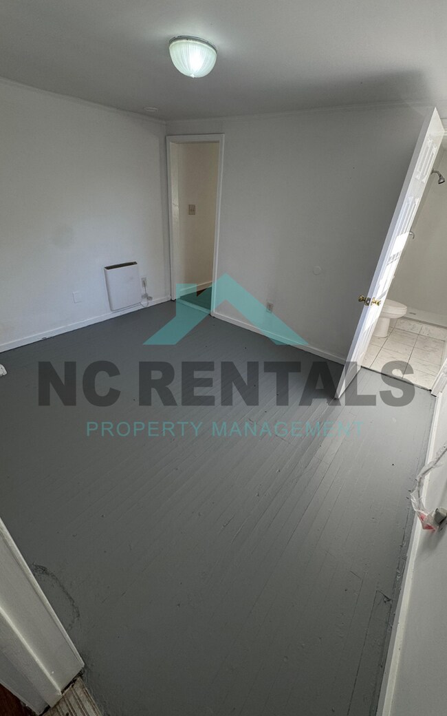 Building Photo - 613 Quarry St